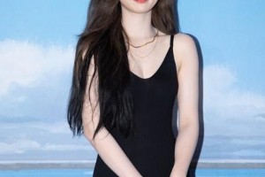 虞书欣五一夹心摇引爆网络，欢乐舞台成全民狂欢