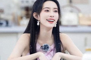 孟子义金色长裙惊艳成都，95后小花逆袭成时尚宠儿