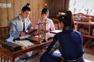 《御赐小仵作》女主苏晓彤恋情曝光，与恋综男嘉宾同游迪士尼