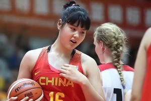 中国女篮5大2米中锋崛起，韩旭李月汝后继有人