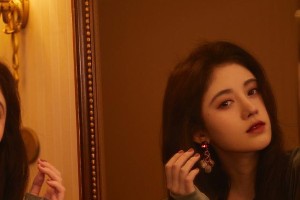 鞠婧祎性感写真如何拍出朦胧光影？9张绝美写真解析