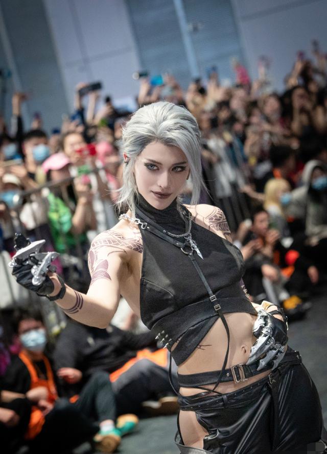 卡琳娜cosplay作品展示