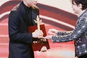 张译为何在华表奖后宣布离开镜头？演技派演员的困境