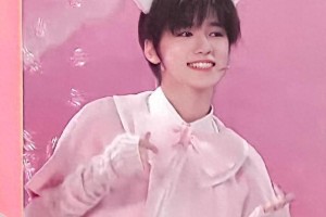 宋亚轩《王牌对王牌》惊艳亮相，16岁天才少年魅力全开