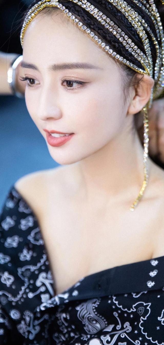 女星同色系造型对比图