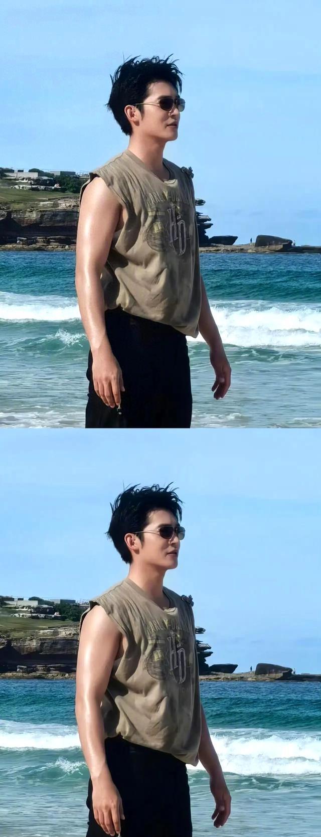 于适海边打沙滩排球